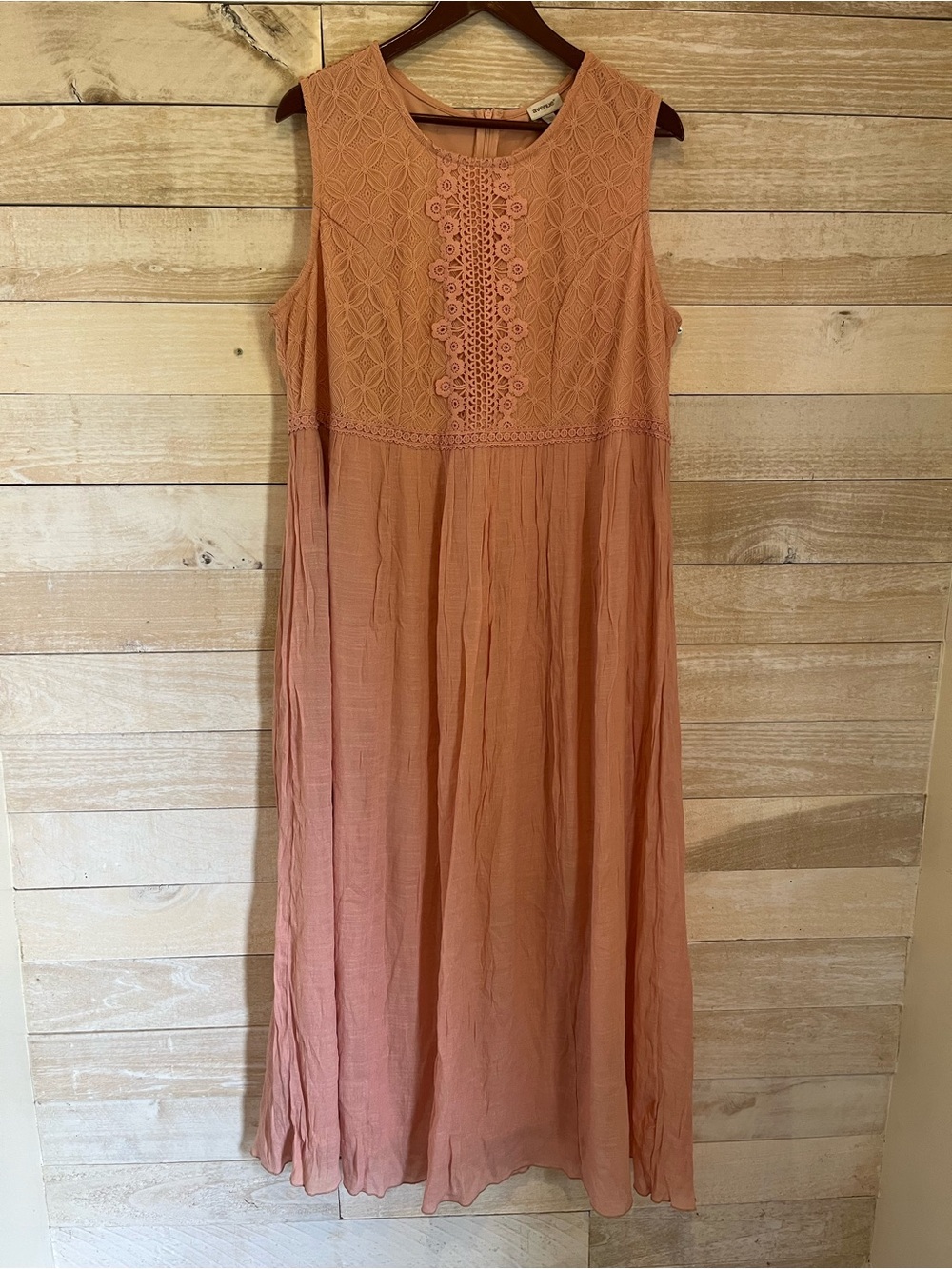Avenue Sleeveless Maxi Dress-lace top blush